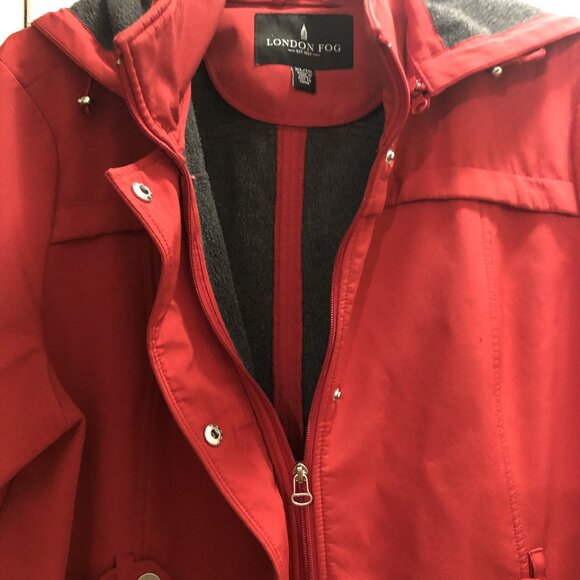London Fog Red Fleece-Lined Raincoat with Detachable Hood – XL - Picture 3 of 6